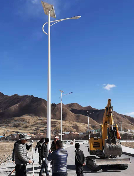 甘南碌曲10米兴庆太阳能路灯项目