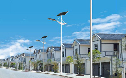 兴庆太阳能路灯配置与在乡村道路照明中的应用